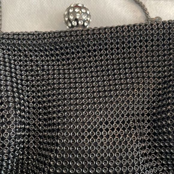 Whiting and Davis, small, chained purse - Picture 2 of 4